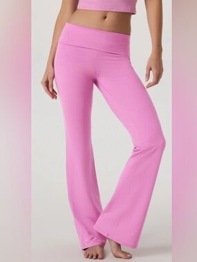 NWOT VUORI Halo Foldover Pant Azalea
Pink Heather Size Medium